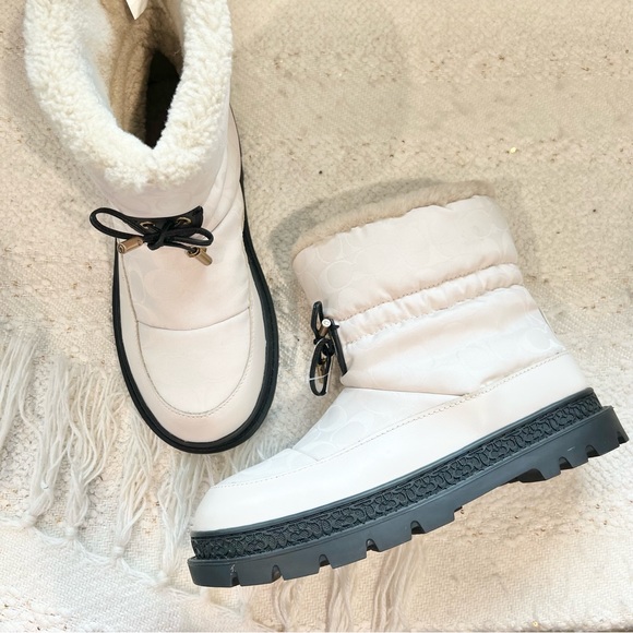 COACH Kailee Boots Off White Nylon/Lamb Fur/Black Leather Winter Booties 9.5 NEW - Picture 1 of 13